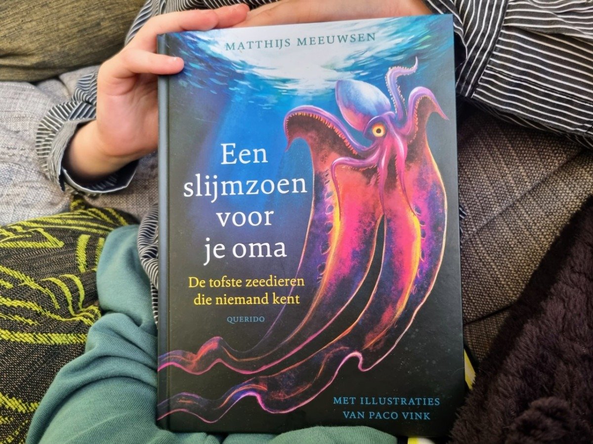 Een slijmzoen voor je oma | Ontdek de oceaan - Alles Over Speelgoed